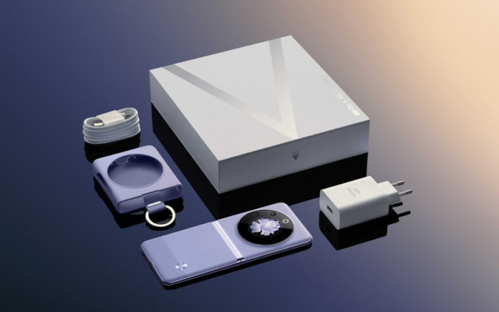 گوشی تاشو Phantom V Flip با نمایشگر بیرونی دایره‌ای معرفی شد