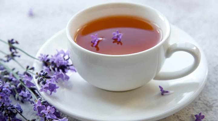 برای افت استرس چه دمنوشی بخوریم؟ 4 دمنوش ضداسترس اسطوخودوس
