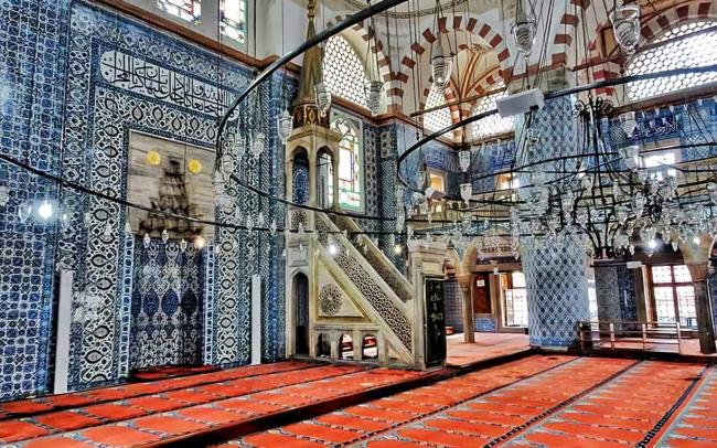 1723343409 882 تاریخچه دلنشین مسجد رستم پاشا استانبول ستاره شو