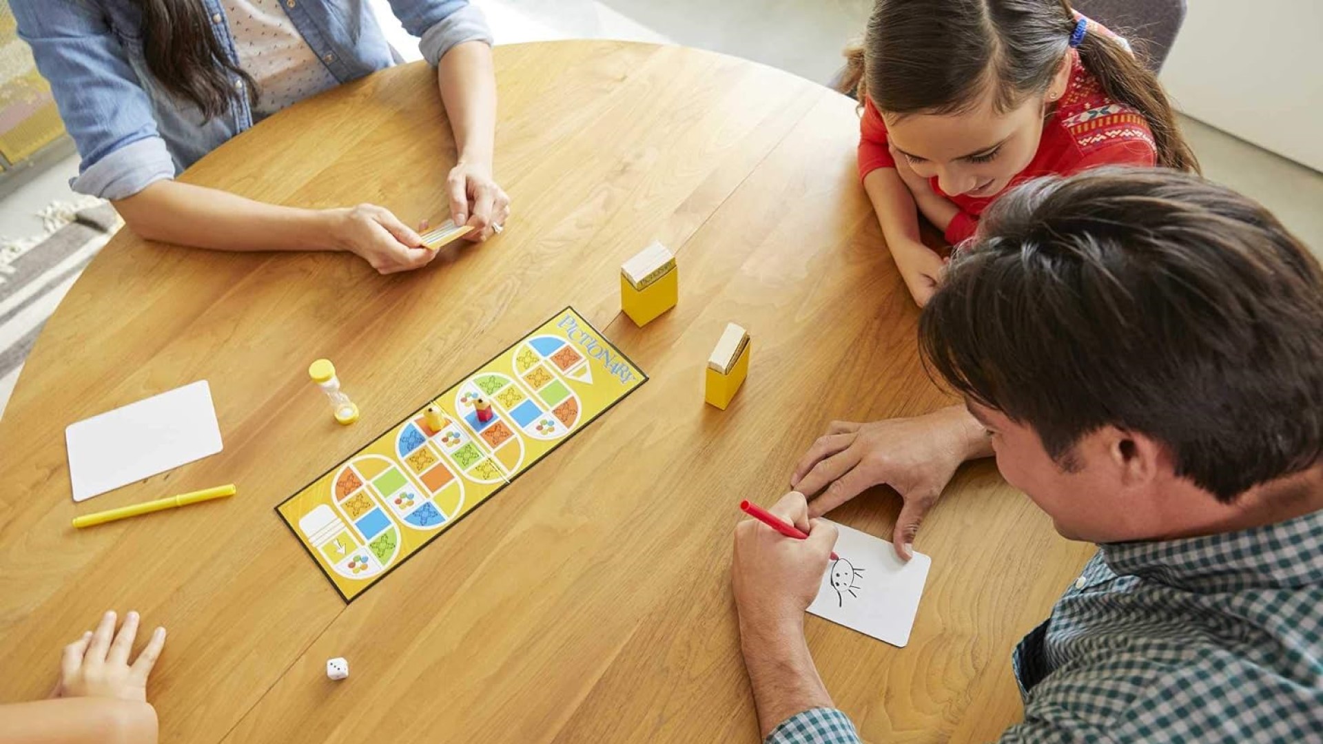 بازی حدس نقاشی (Pictionary)